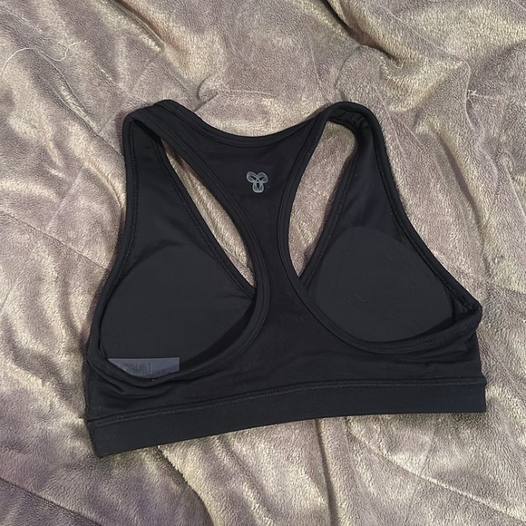 Aritzia TnaLIFE™ Tread Sports Bra - Picture 4 of 4